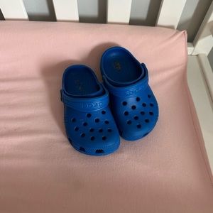 Toddler crocs size 8